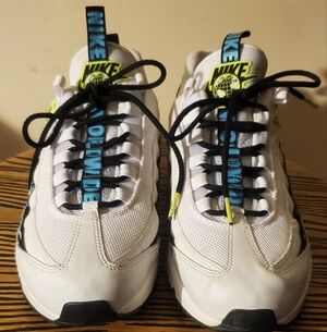 NIKE AIR 95 SE WORLDWIDE SHOES